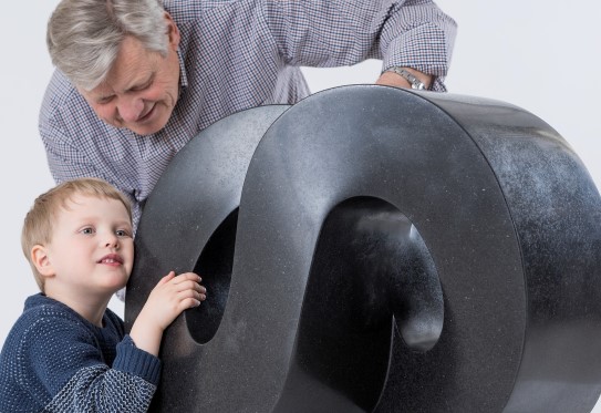 In the touring exhibition “Aase Texmon Rygh. The Form of Eternity” visitors were allowed to touch Texmon Ryghs sculptures.